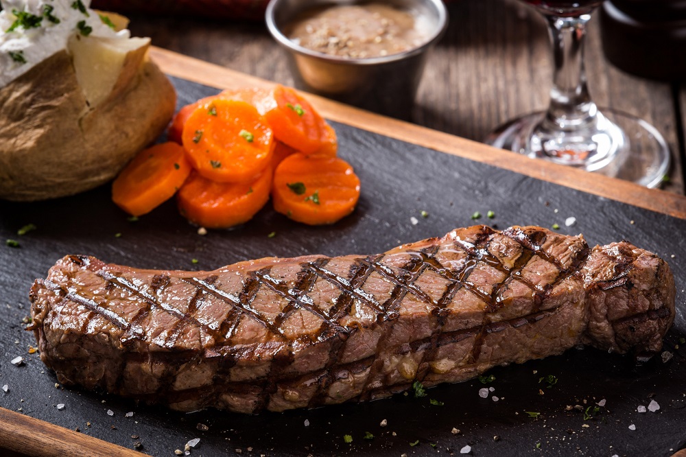 Abu Dhabi’s 49er’s Steakhouse and Club