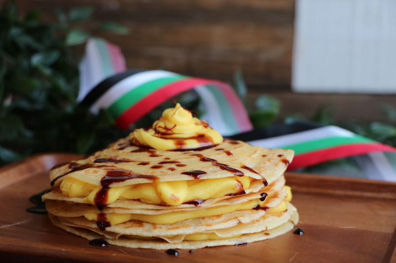 Celebrate Emirati Women’s Day with Complimentary Saffron Pancakes from Eggspectation!