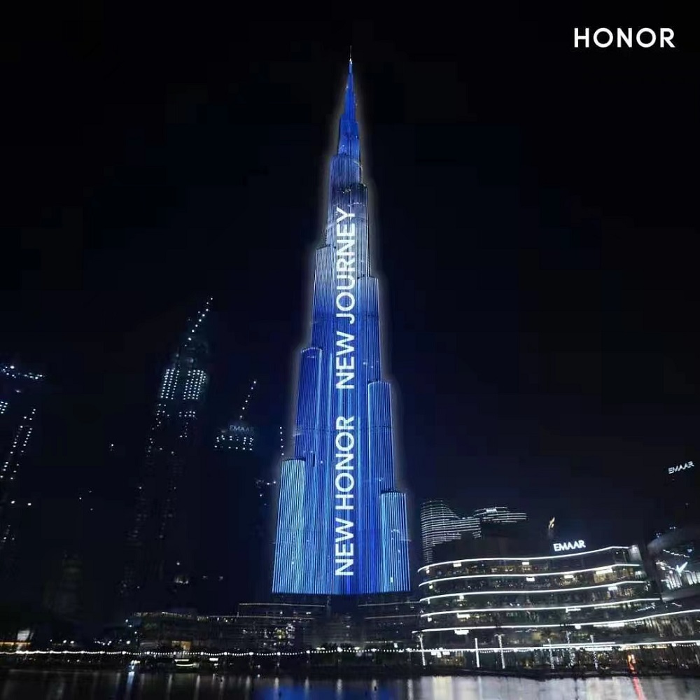 HONOR تُضيء برج خليفة في دبي إعلاناً لبدء رحلتها الجديدة لتصبح علامة تجارية رائدة في عالم التكنولوجيا مع منتجات استهلاكية متطورة وعملية لدولة الإمارات العربية المتحدة