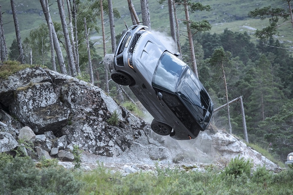 New Behind-The Scenes Footage Shows Range Rover Sport SVR Preparing To Make An Impack In New James Bond Film