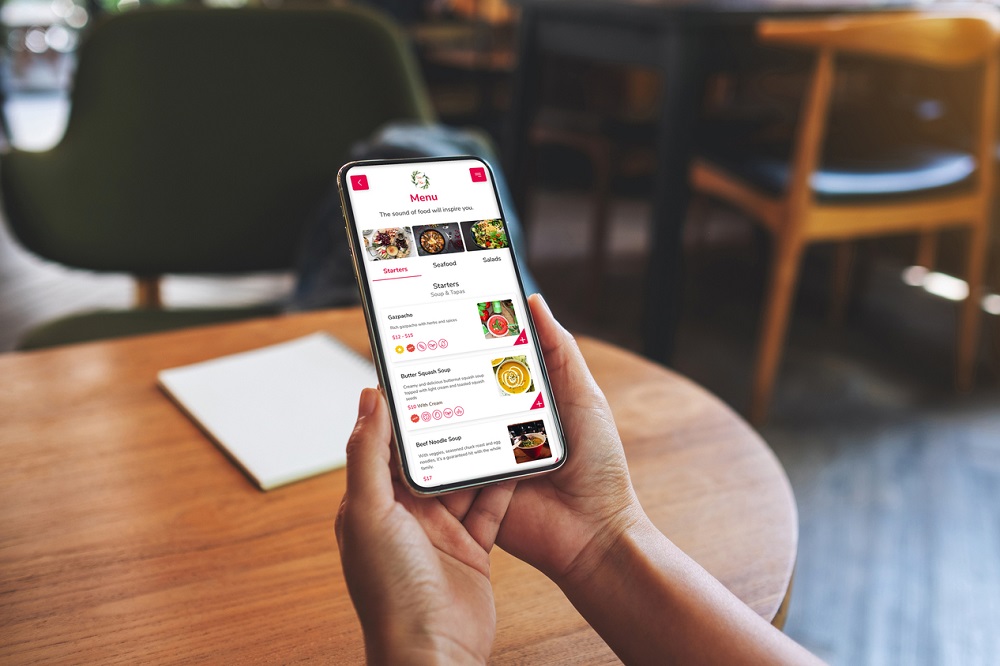 شركة فاين داين تعزز نسبة عائدات المطاعم من خلال قوائم الطعام الديناميكية التي تعتمد على رمز الاستجابة السريع