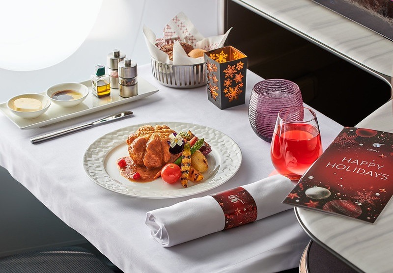 Qatar Airways Welcomes the Holiday Season On Board and in Premium Lounges