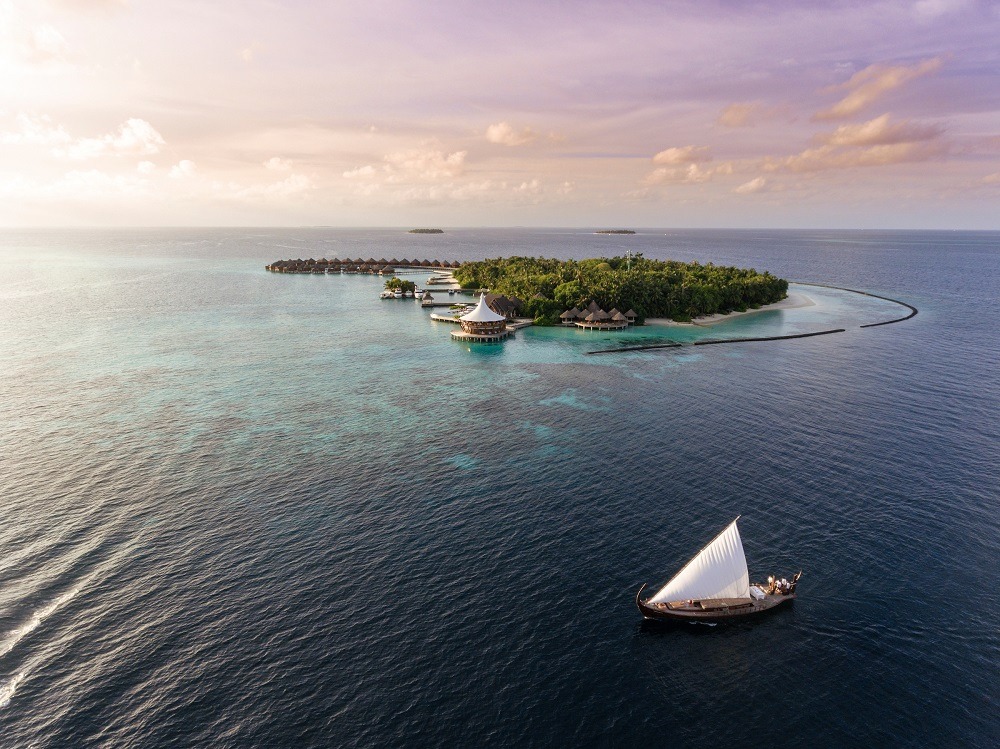 “AT HOME IN BAROS”. THIS FESTIVE SEASON RECONNECT AND CELEBRATE AT THE MALDIVES ICON