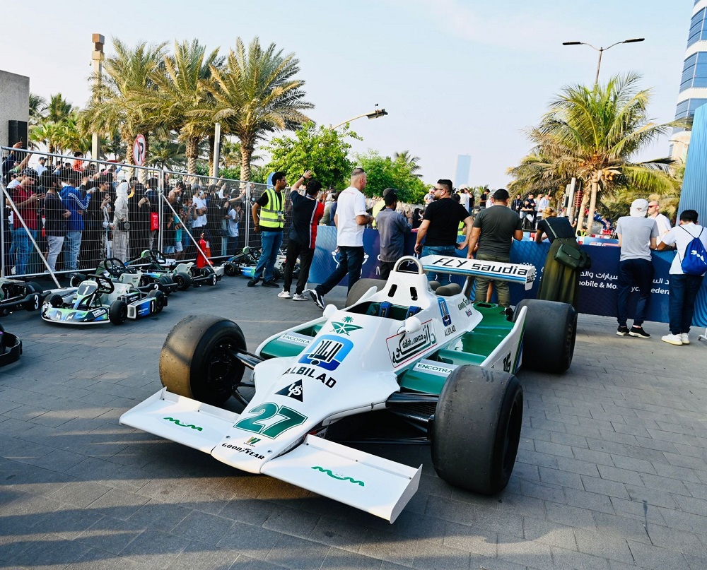 بقيادة العالمي داريو فرانتشيتي«دله البركة» تشارك في فورمولا1 جدة بـ Williams FW07/01