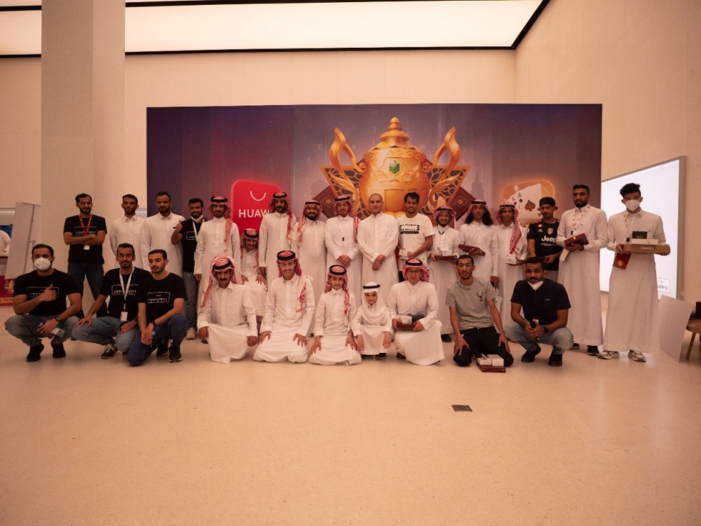 AppGallery announces winners of Tarbi3ah Baloot tournament at HUAWEI Flagship Store in Riyadh