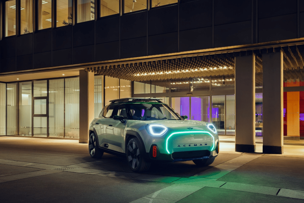 The MINI Concept Aceman: the first all-electric crossover model in the new MINI family.