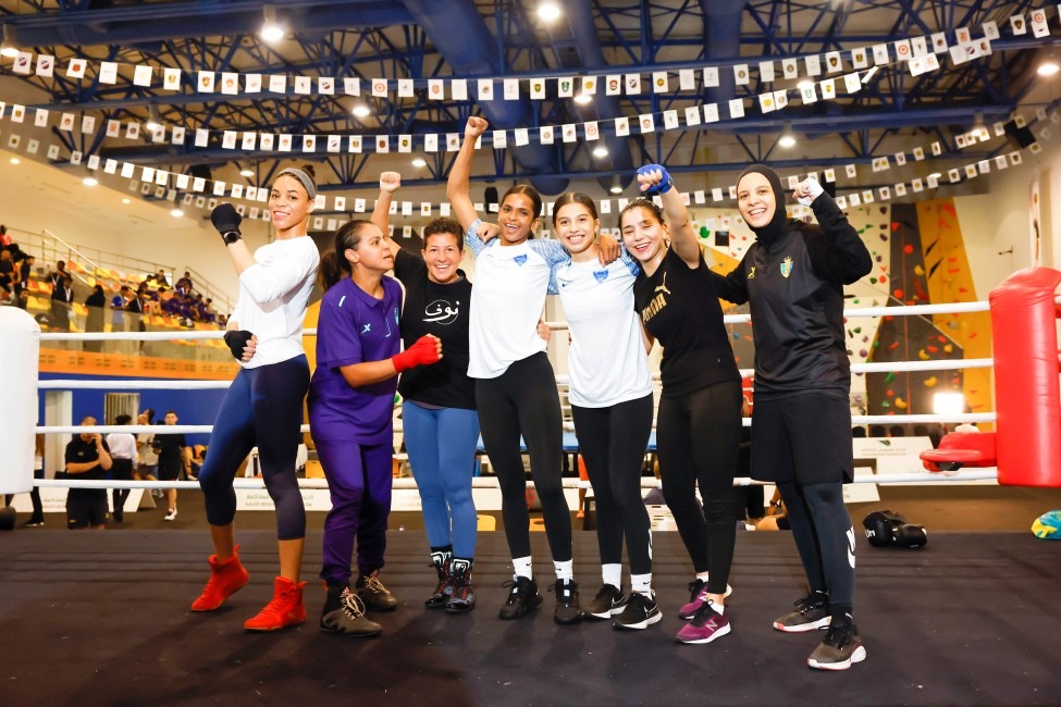 Ramla Ali puts on boxing clinic with Saudi girls ahead of history making fight