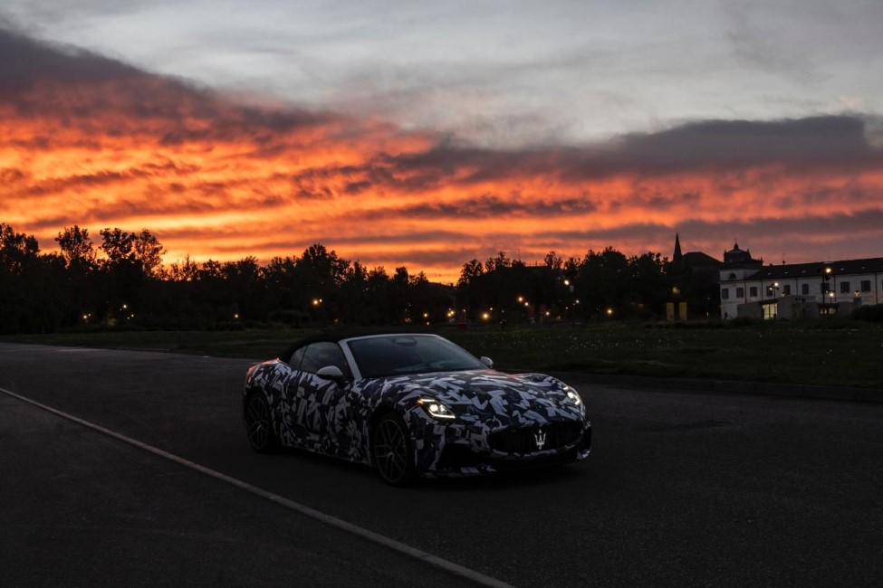 The first images of the new Maserati GranCabrio prototype