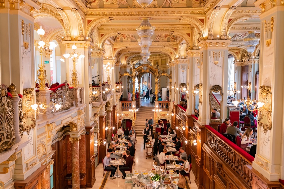 Top 5 Gorgeous Reasons Budapest has the best Cafés in the World