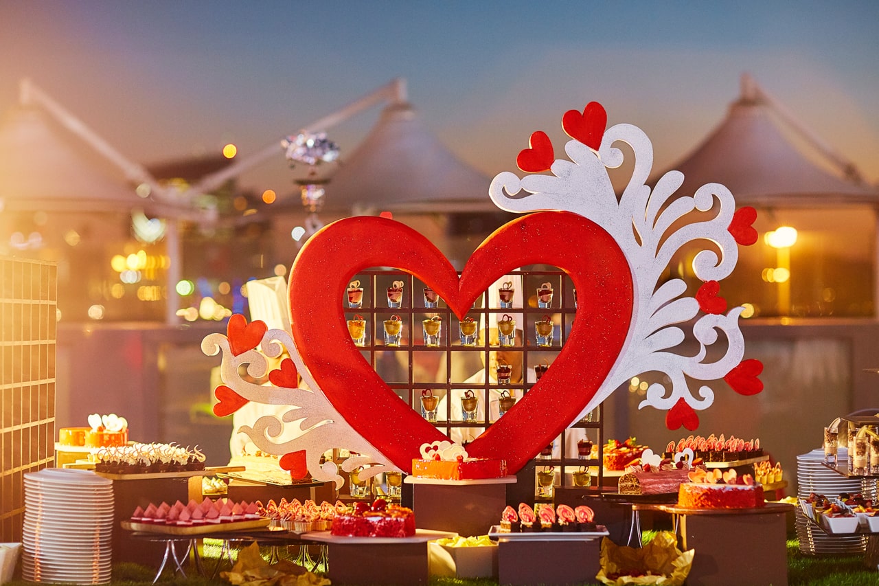 Celebrate Love this Valentine’s Day Radisson Blu Dubai Deira Creek