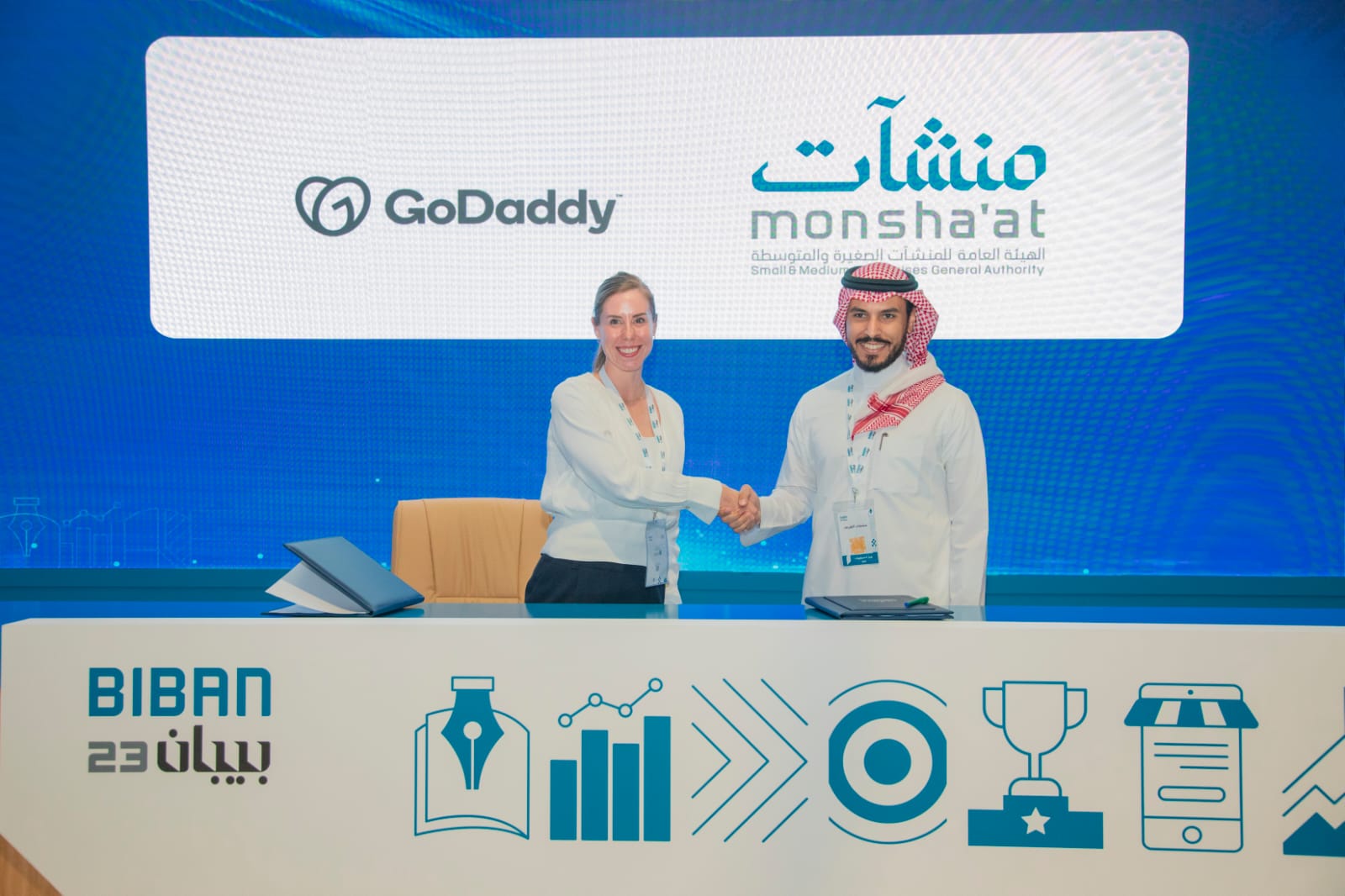 23  “”.. في بيبان GoDaddy” “منشآت” توقع اتفاقية شراكة مع