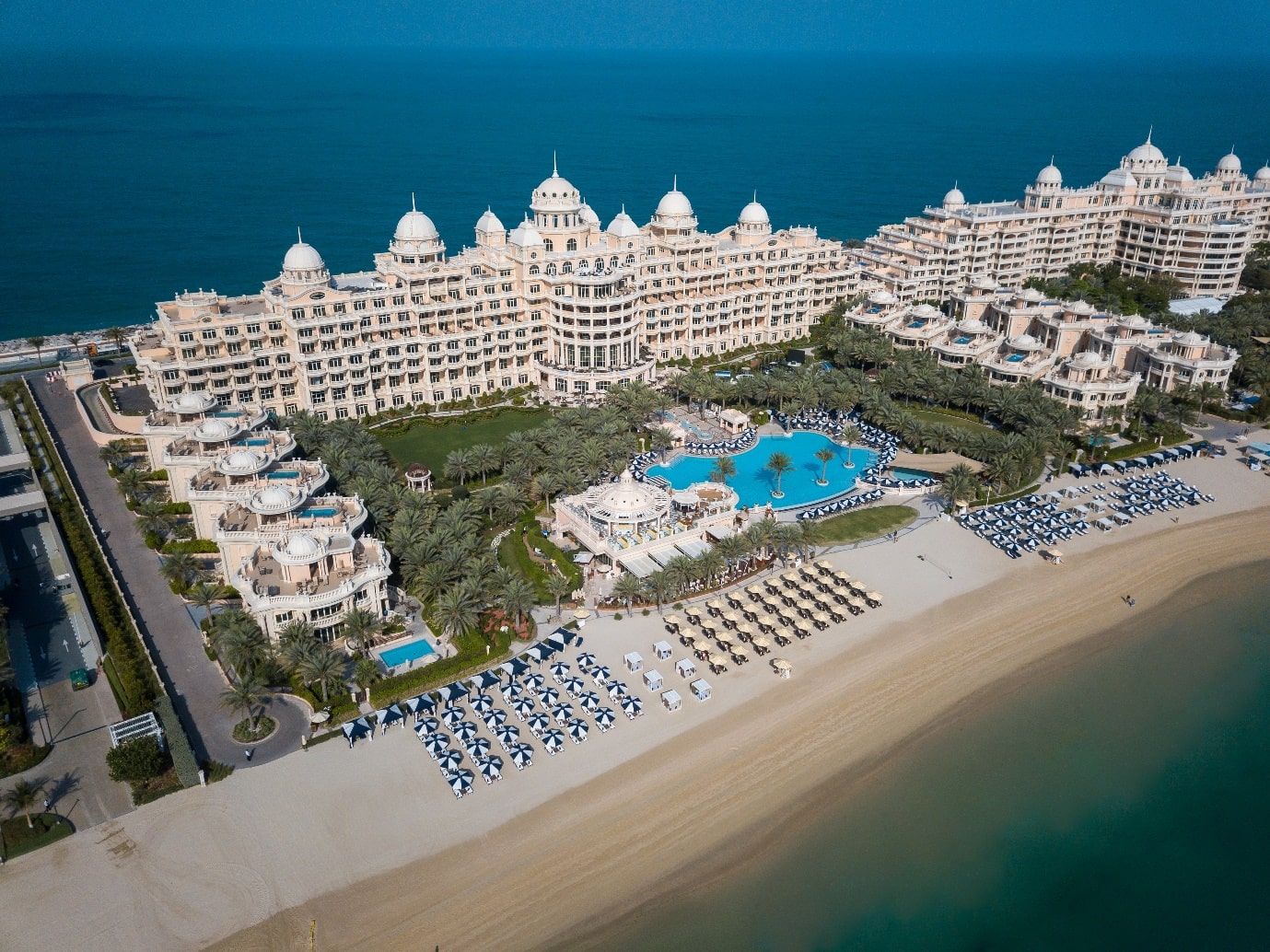 Feel Like Royalty This Summer At Raffles The Palm Dubai