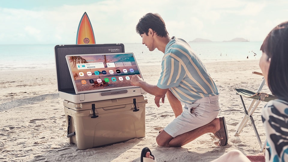 LG’S New Lifestyle Screen Is A Versatile On-The-Go Entertainment Solution