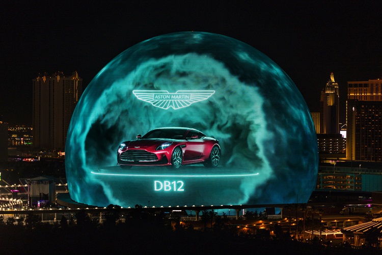 Aston Martin illuminates the FORMULA 1 HEINEKEN SILVER